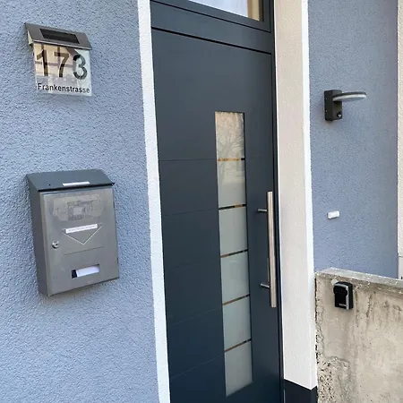 Schoene, Moderne Wohnung Mit Grosszuegiger Terasse Essen Exterior photo