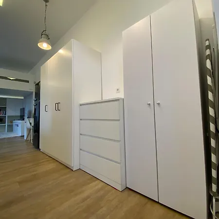 Schoene, Moderne Wohnung Mit Grosszuegiger Terasse Essen Exterior photo