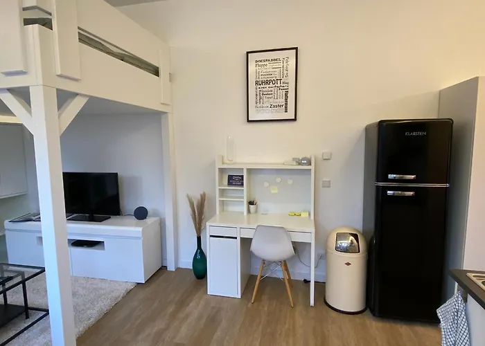 Schoene, Moderne Wohnung Mit Grosszuegiger Terasse